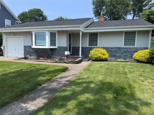 Attached, Exterior, Facade, Ranch
