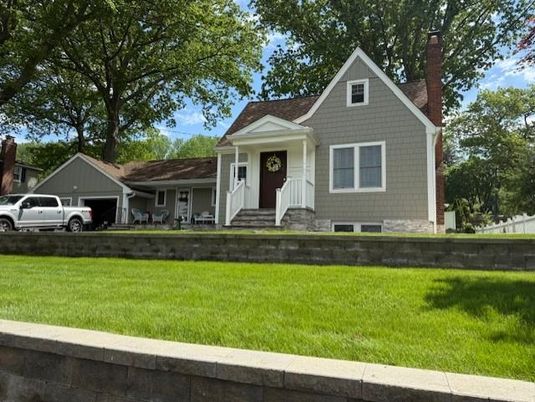 Exterior, Facade, Farmhouse