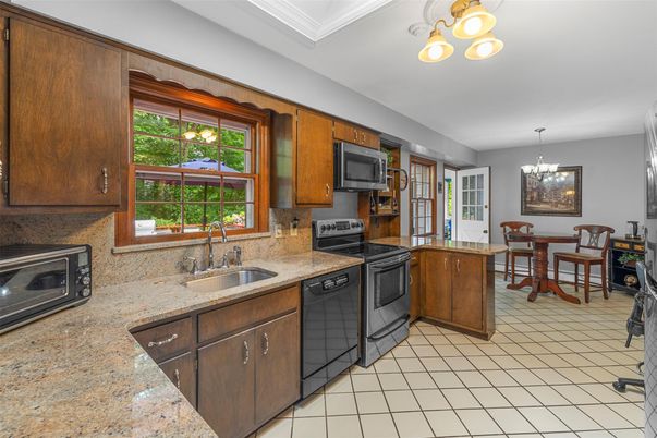 Chandelier, Dining room, Interior, Kitchen