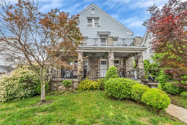 Backyard, Exterior, Facade, Brick Facade, Queen Anne Victorian