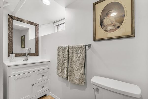 Bathroom, Interior, Recessed Lighting