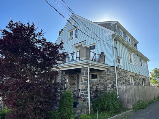 Exterior, Facade, Queen Anne Victorian