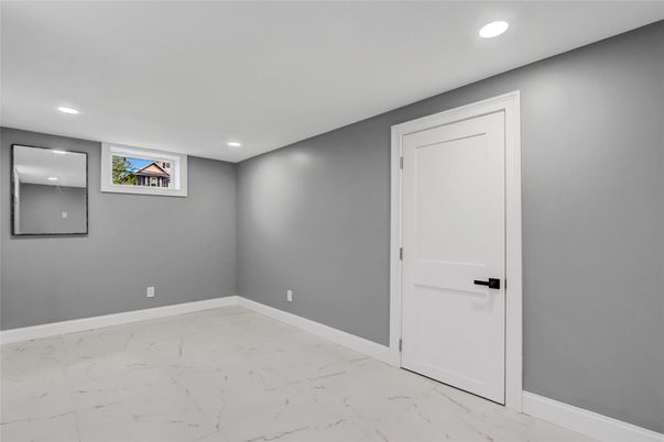Empty room, Interior, Marble, Recessed Lighting