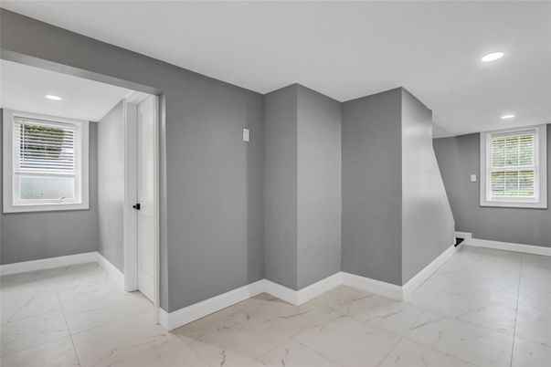 Empty room, Interior, Marble, Recessed Lighting