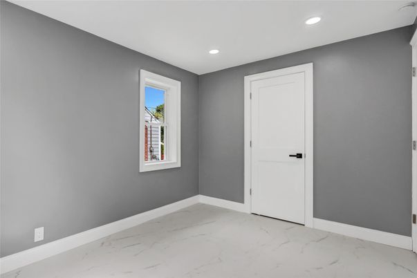 Empty room, Interior, Marble, Recessed Lighting