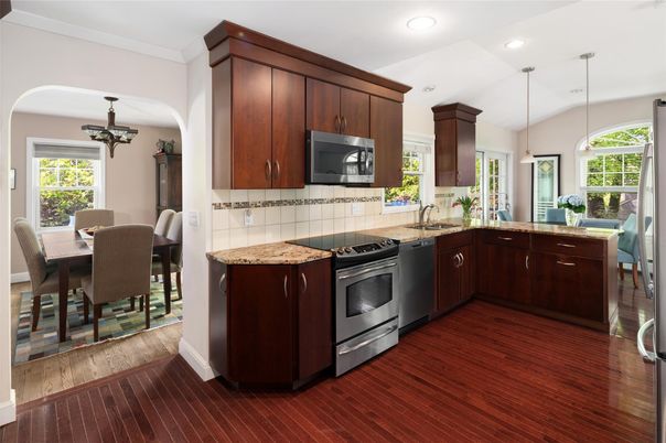 Dining room, Interior, Kitchen, Pendant Lights, Recessed Lighting, Stainless Steel Appliances, Wood Texture Flooring