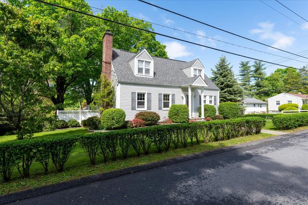 Exterior, Facade, Cape Cod