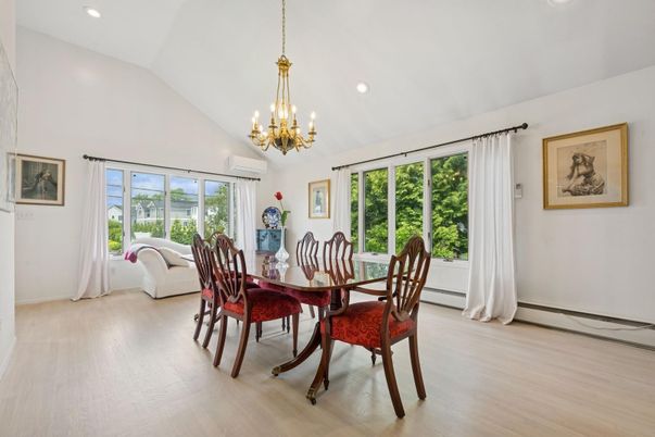 Chandelier, Dining room, Interior, Recessed Lighting, Wood Texture Flooring
