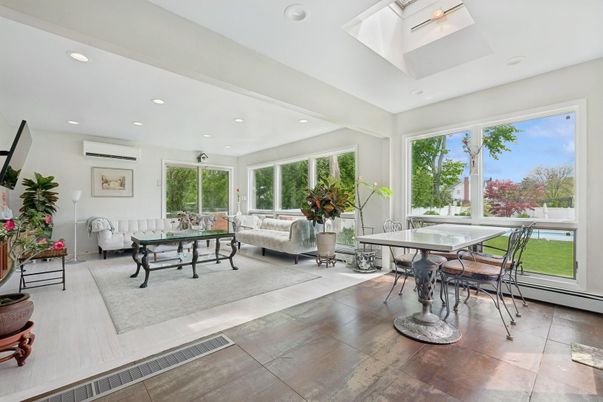 Dining room, Interior, Recessed Lighting