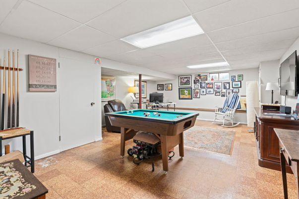 Billiard Table, Game Room, Interior