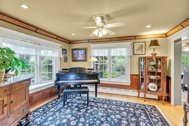 Interior, Piano, Recessed Lighting, Wood Texture Flooring