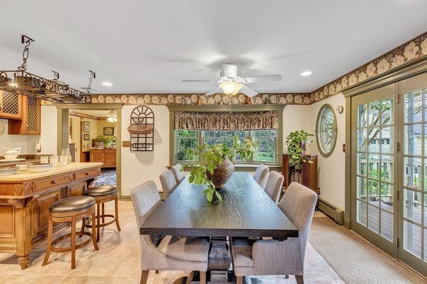 Dining room, Interior, Recessed Lighting