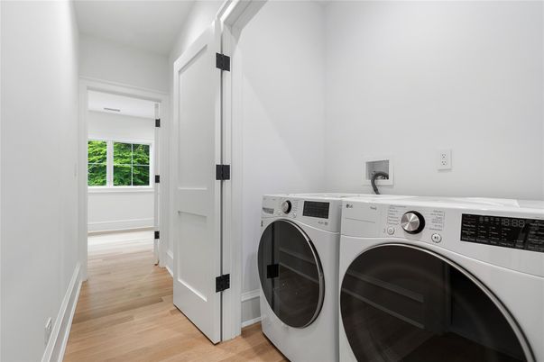 Interior, Washer, Wood Texture Flooring