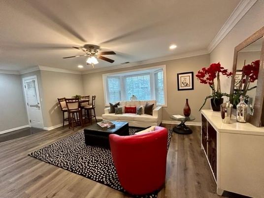 Dining room, Interior, Living room, Recessed Lighting, Wood Texture Flooring