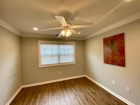 Empty room, Interior, Recessed Lighting, Wood Texture Flooring