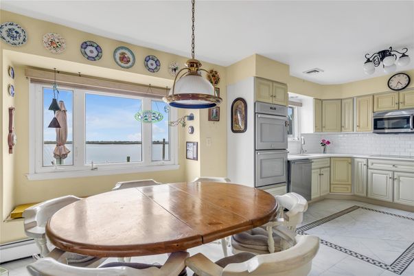 Dining room, Interior, Kitchen, Pendant Lights, Water
