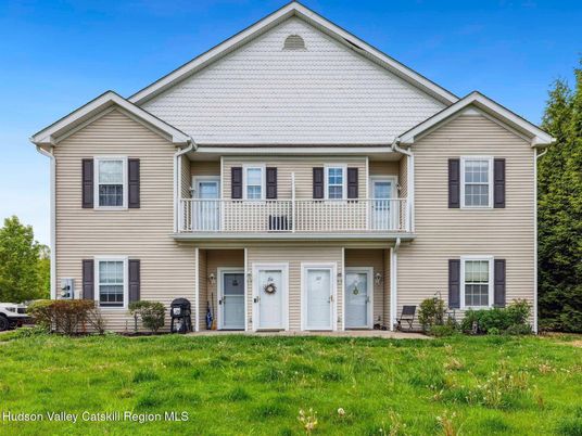 Exterior, Facade, Farmhouse