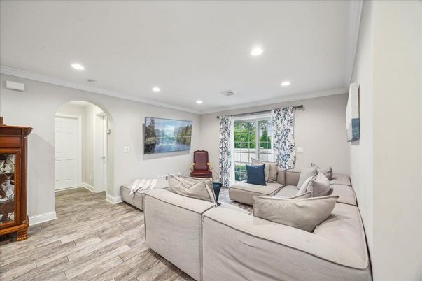 Interior, Living room, Recessed Lighting, Wood Texture Flooring