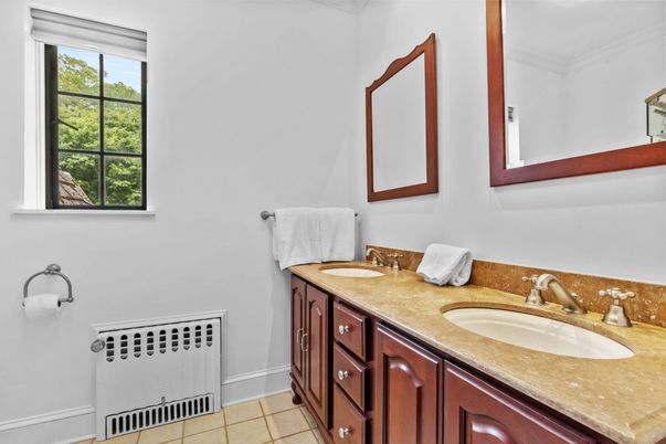 Bathroom, Dual Sink Vanities, Interior