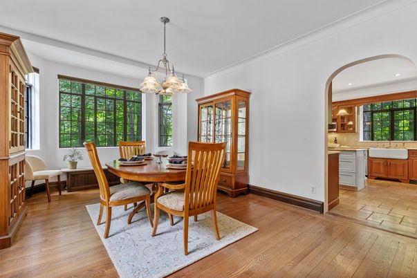 Chandelier, Dining room, Interior, Pendant Lights, Recessed Lighting, Wood Texture Flooring