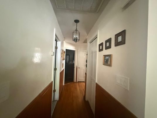 Interior, Pendant Lights, Wood Texture Flooring