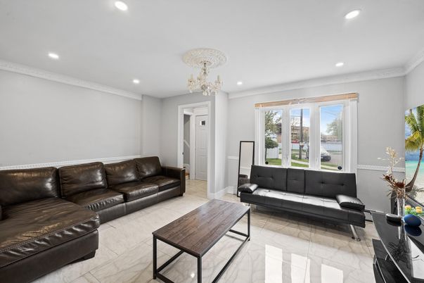 Chandelier, Interior, Living room, Marble, Recessed Lighting