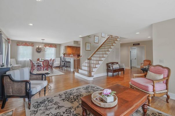 Chandelier, Dining room, Interior, Kitchen, Recessed Lighting, Wood Texture Flooring