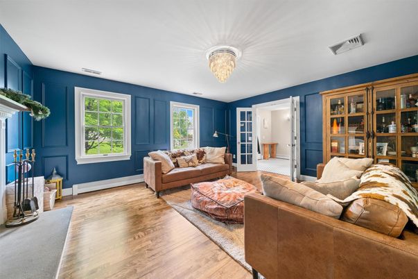 Chandelier, Interior, Living room, Wood Texture Flooring