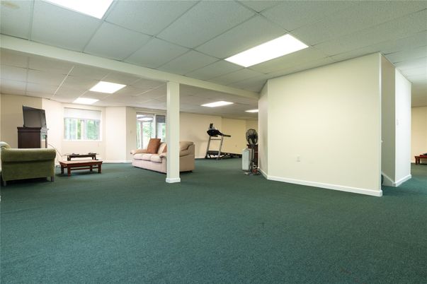 Fitness Equipment, Interior, Living room, Recessed Lighting