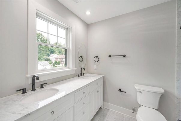 Bathroom, Dual Sink Vanities, Interior, Recessed Lighting