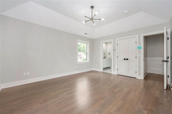 Empty room, Interior, Pendant Lights, Wood Texture Flooring