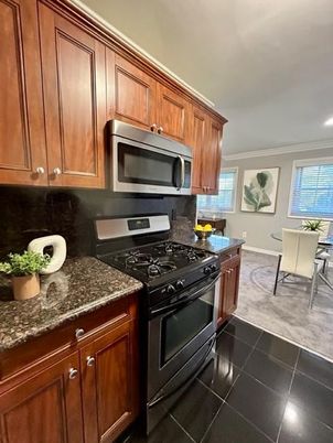 Dining room, Interior, Kitchen, Recessed Lighting, Stainless Steel Appliances