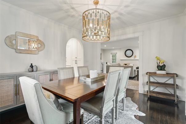 Chandelier, Dining room, Interior, Recessed Lighting, Wood Texture Flooring