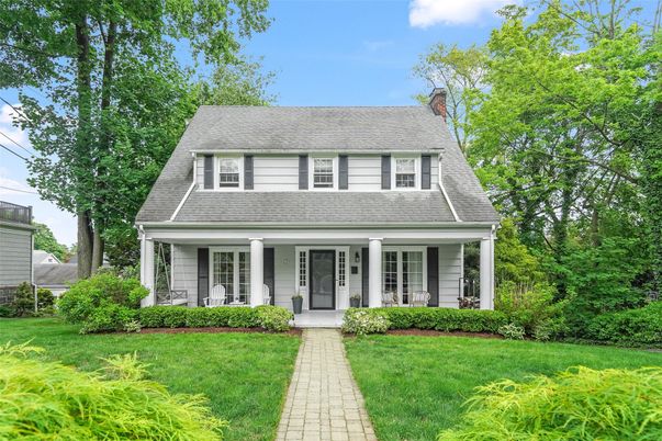 Exterior, Facade, Cape Cod