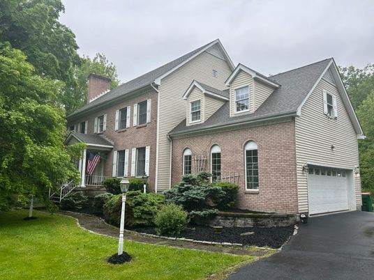 Attached, Exterior, Facade, Brick Facade, Georgian