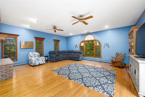 Interior, Recessed Lighting, Wood Texture Flooring