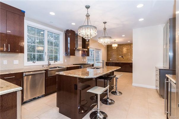 Chandelier, Interior, Kitchen, Recessed Lighting, Stainless Steel Appliances