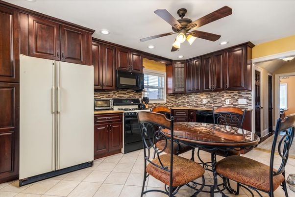 Dining room, Interior, Kitchen, Recessed Lighting