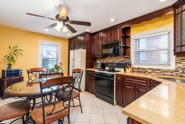 Dining room, Interior, Kitchen, Recessed Lighting