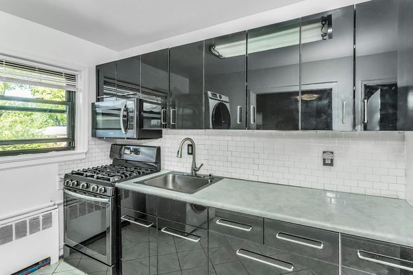 Interior, Kitchen, Stainless Steel Appliances