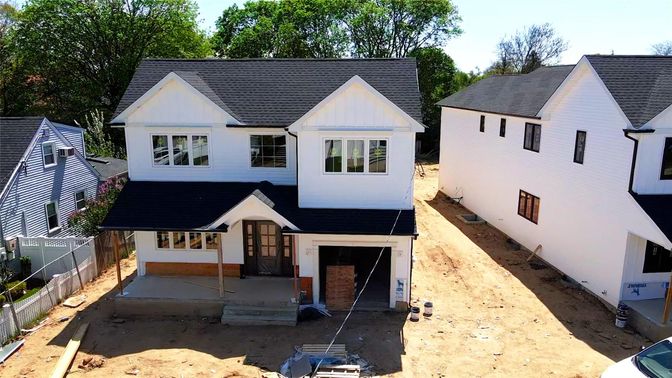 Exterior, Facade, Farmhouse