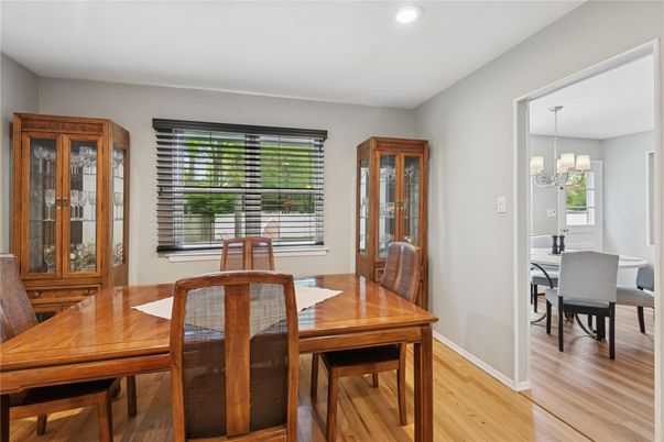 Chandelier, Dining room, Interior, Recessed Lighting, Wood Texture Flooring