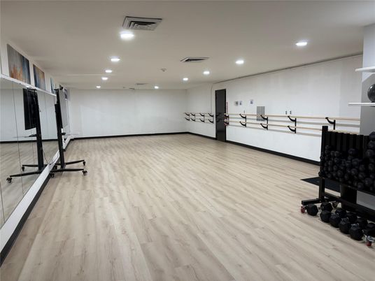 Fitness Equipment, Interior, Recessed Lighting, Wood Texture Flooring