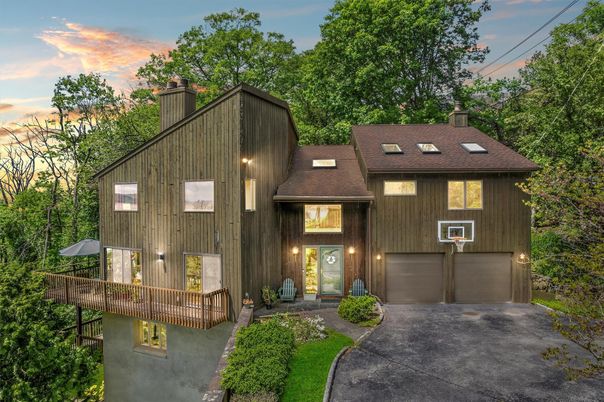 Attached, Exterior, Facade, Raised Ranch
