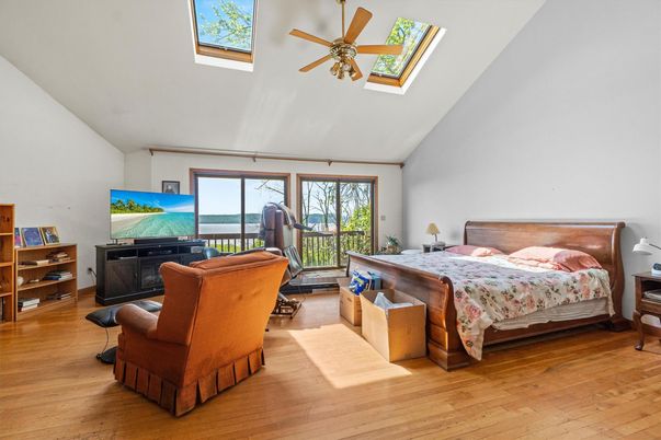 Bedroom, Interior, Water, Wood Texture Flooring