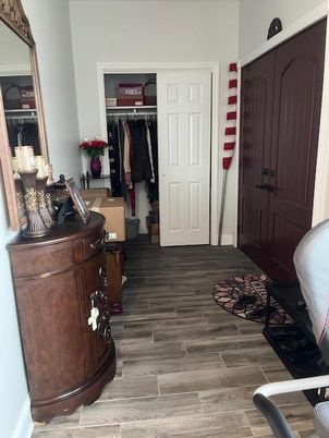 Interior, Walk-in Closets, Wood Texture Flooring