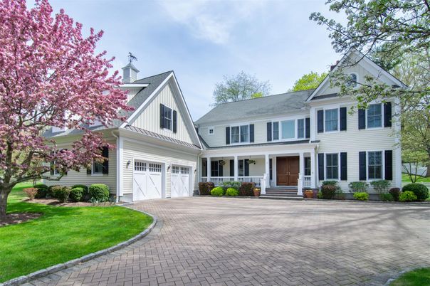 Attached, Exterior, Facade, Farmhouse
