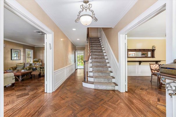Interior, Pendant Lights, Recessed Lighting, Wood Texture Flooring