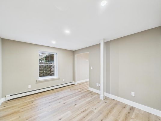 Empty room, Interior, Recessed Lighting, Wood Texture Flooring