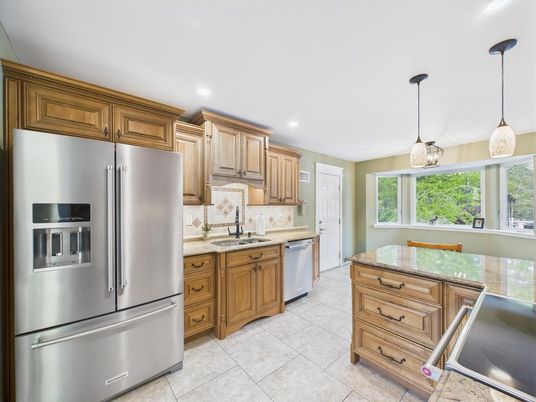 Interior, Kitchen, Pendant Lights, Recessed Lighting, Stainless Steel Appliances